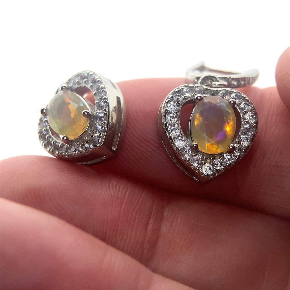 Welo Opal 1.56ct Platinum Finish Solid 925 Sterling Silver Earrings